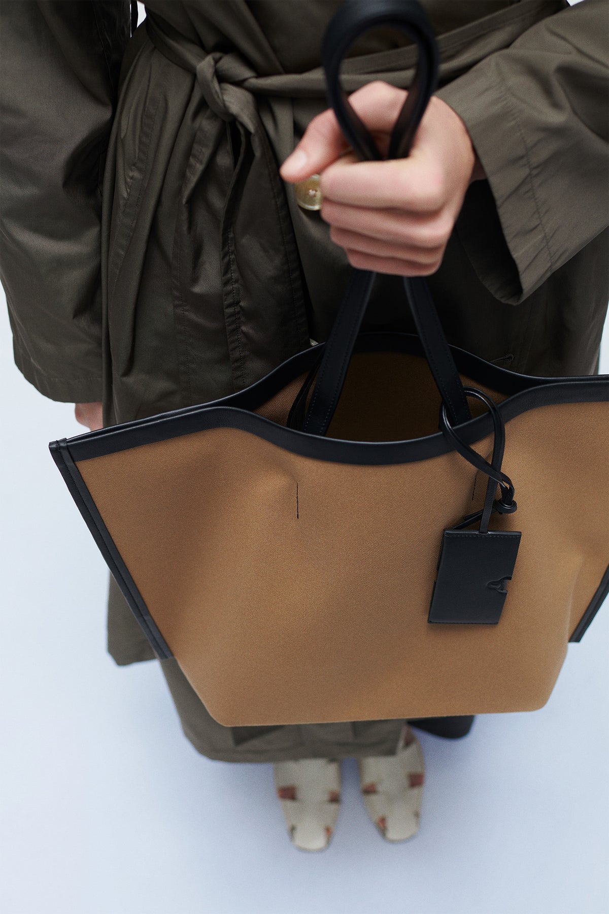 The Trench Tote Air | Dark Khaki