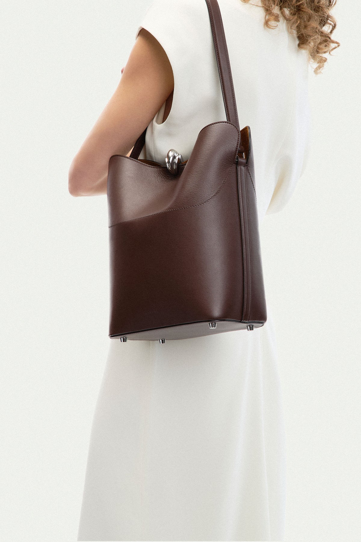 The Apricity Shoulder Bag | Chocolate
