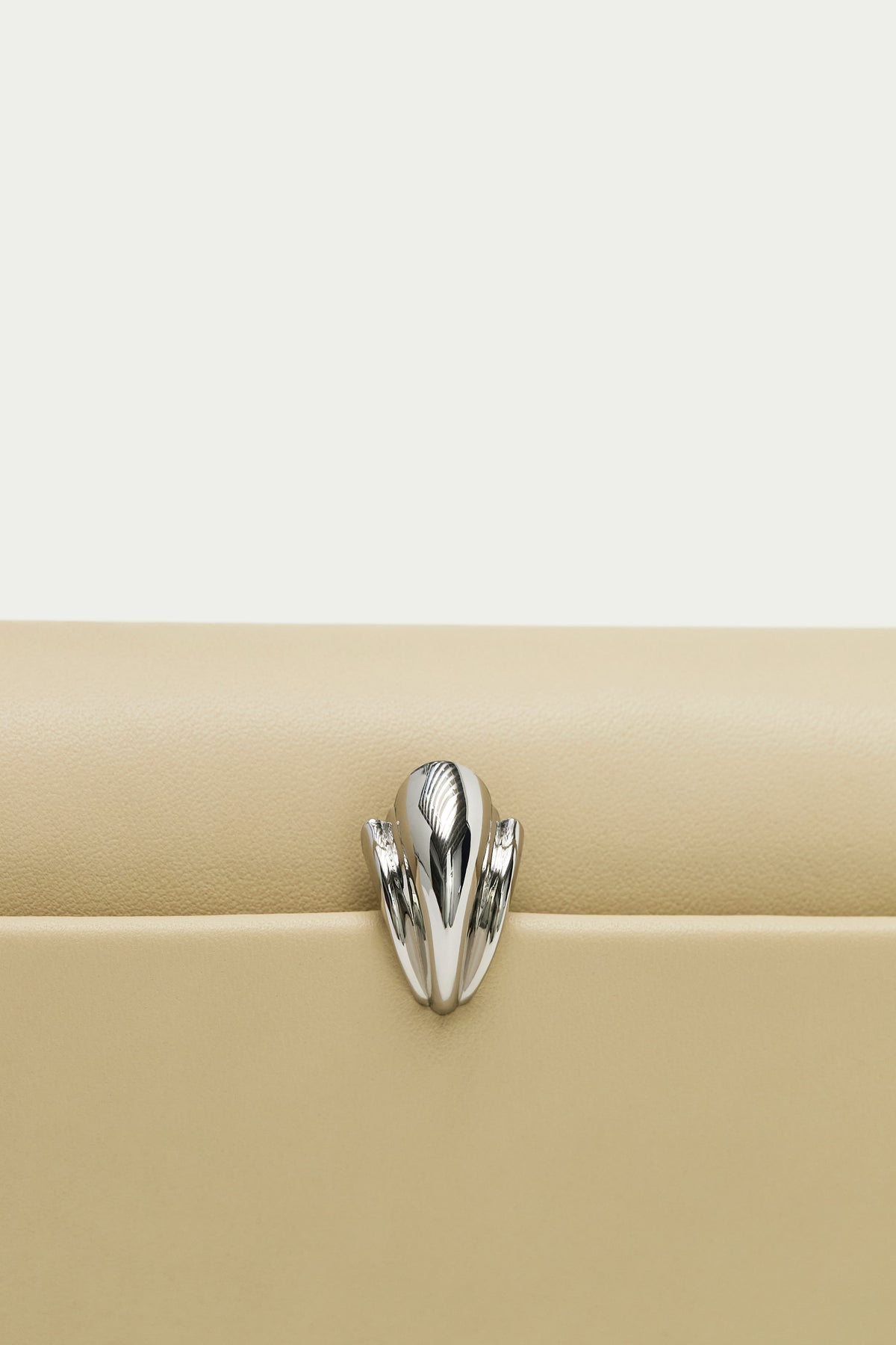The Apricity Edge Bag | Oat