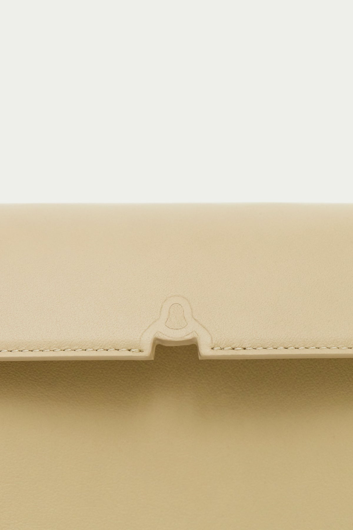 The Apricity Edge Bag | Oat