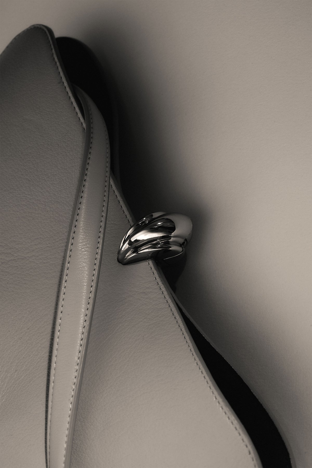 The Apricity Shoulder Bag | Chocolate