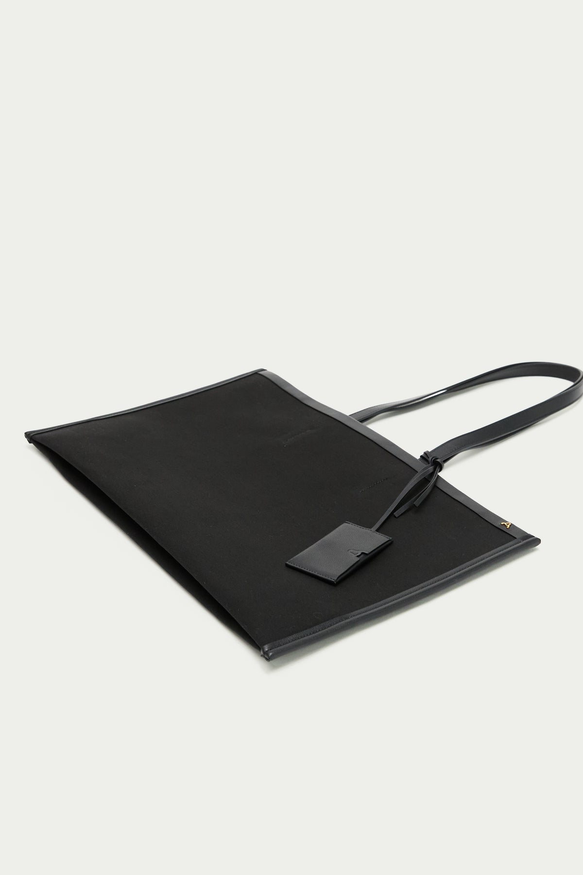 The Trench Tote Air | Black