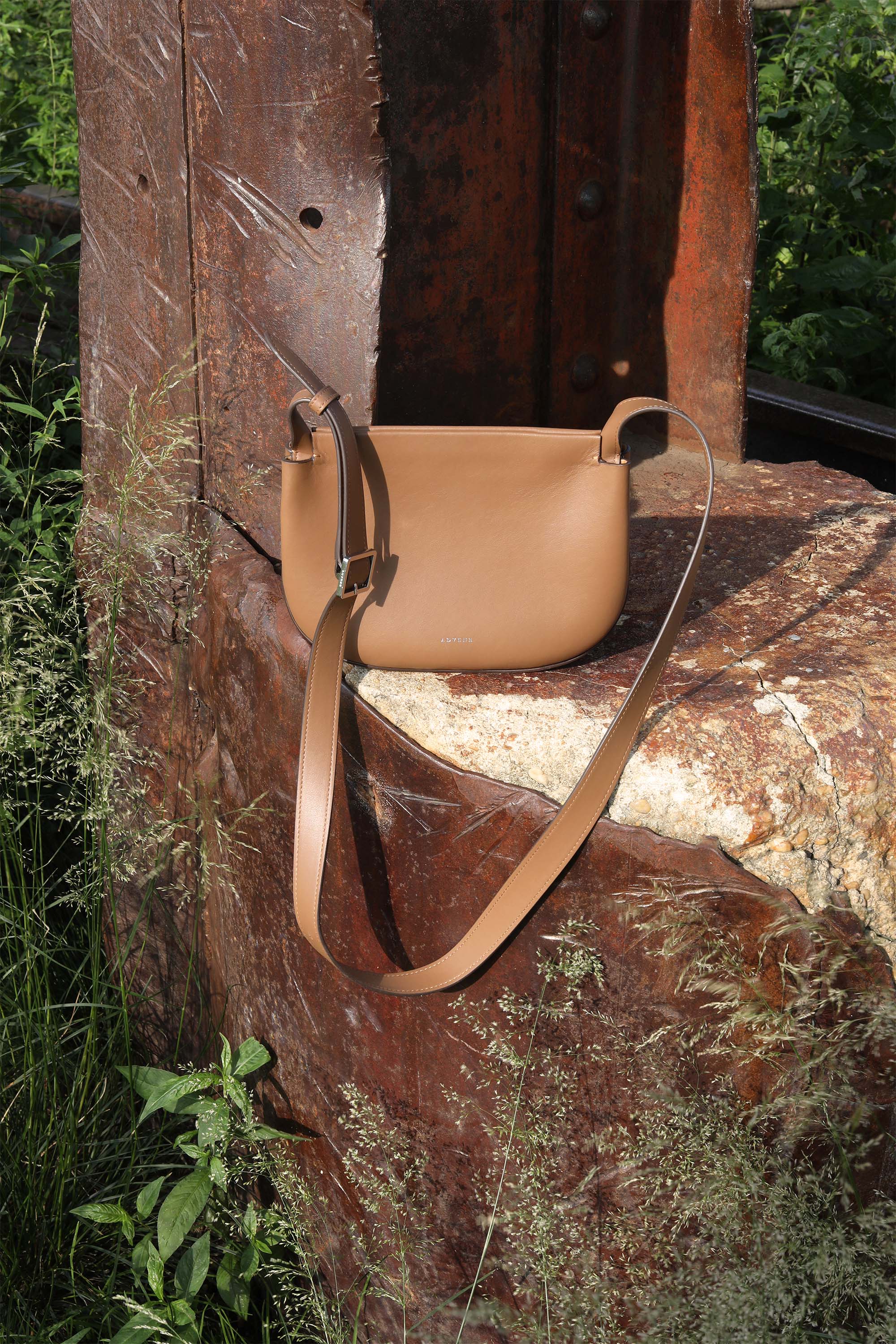 Advene | The Small Duet Crossbody | Caramel
