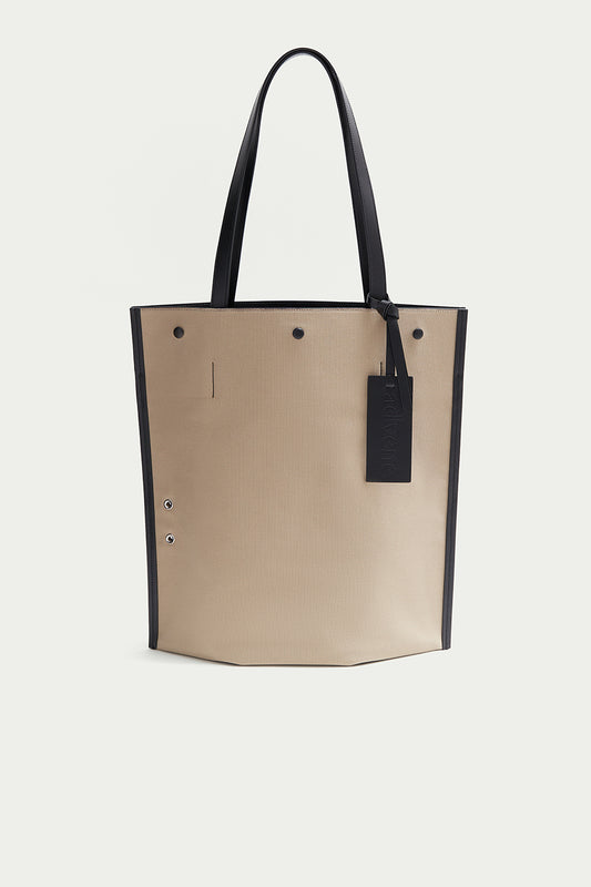 Advene | A Handbag That Stands for More